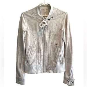 🌟GUC Lululemon Jacket Size 6